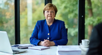 Politische Einflüsse auf Marketingstrategien (8/10)