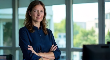 Technologische Revolution: Die Meinung von Dr. Felicitas Meyer (Expertin für Informationstechnik, 38 Jahre) (2/10)